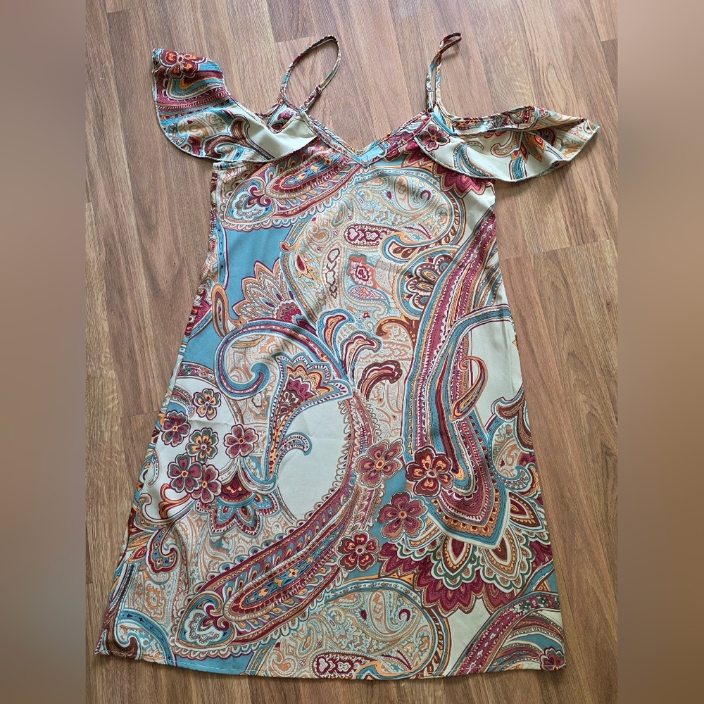 Paisley Print Off-Shoulder Dress Size Medium. New Without Tags